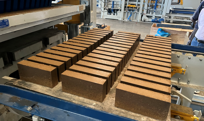 ZN1500 Plene Automatic Bricks Condita Machina permittit Oriente Sinis Client in Sludge Resource Utilisation